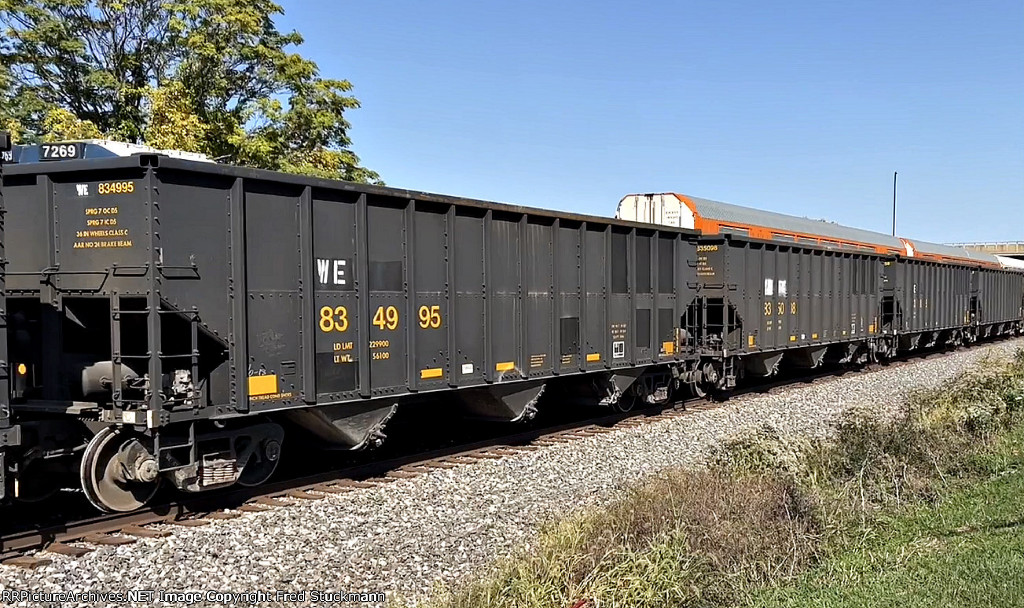 CSX 7269 is new to rrpa. Bummer, that's all I got of her.